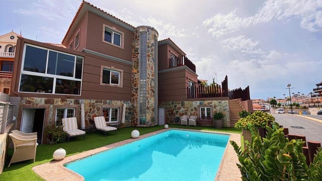3 soverom Villa til salgs i Arguineguín, Mogán med svømmebasseng garasje - € 1 200 000 (Ref: 9979222)