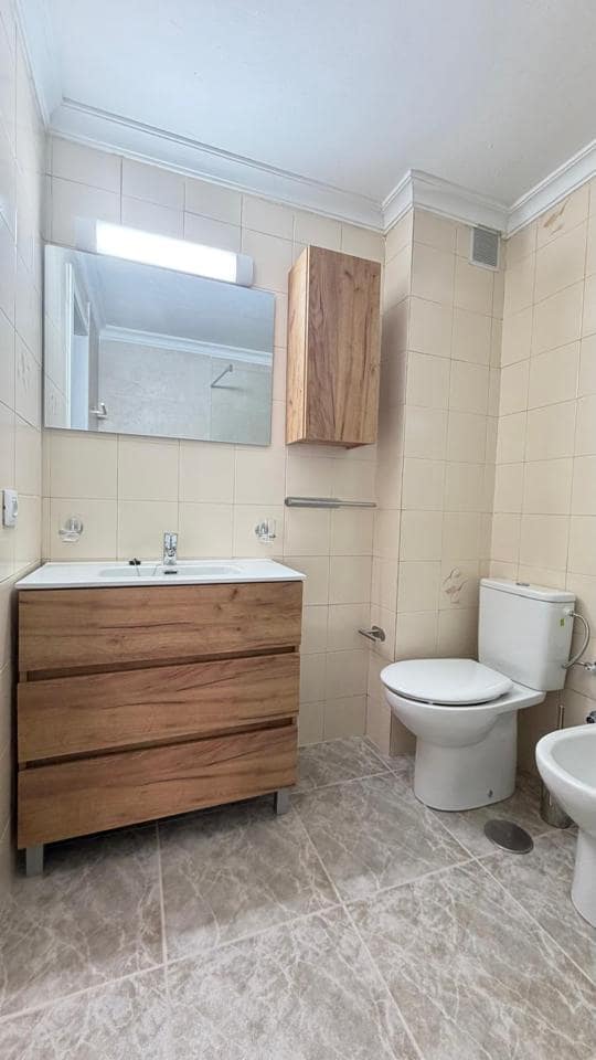 3 soverom Leilighet til leie i San Fernando med garasje - € 1 350 (Ref: 9983161)