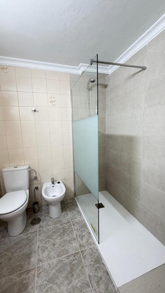 3 soverom Leilighet til leie i San Fernando med garasje - € 1 350 (Ref: 9983161)