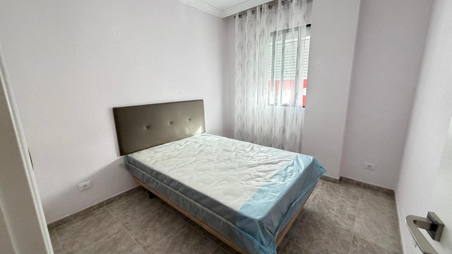 3 soverom Leilighet til leie i San Fernando med garasje - € 1 350 (Ref: 9983161)
