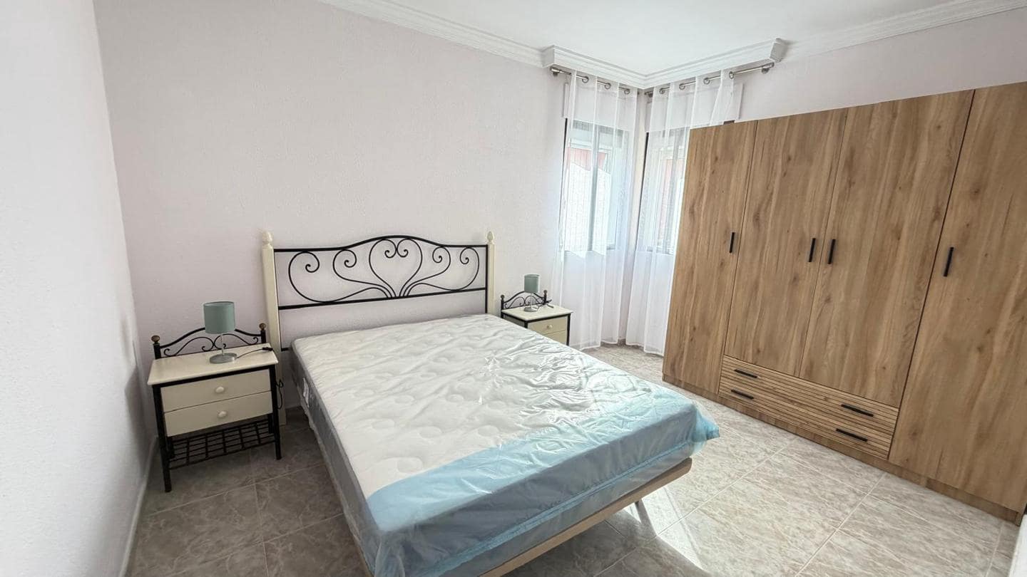 3 soverom Leilighet til leie i San Fernando med garasje - € 1 350 (Ref: 9983161)