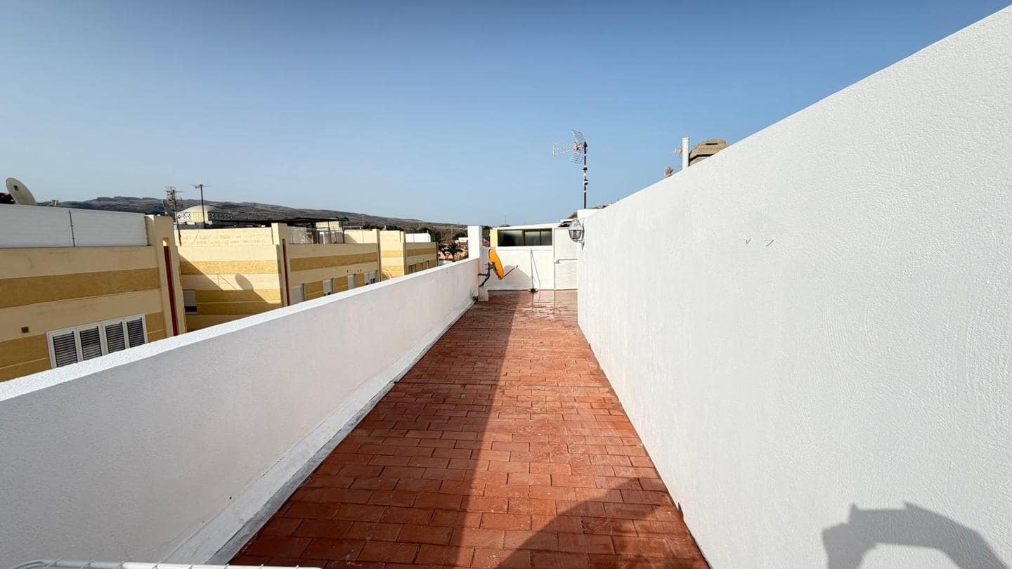 3 soverom Leilighet til leie i San Fernando med garasje - € 1 350 (Ref: 9983161)