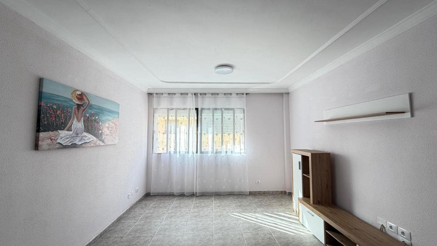 3 soverom Leilighet til leie i San Fernando med garasje - € 1 350 (Ref: 9983161)