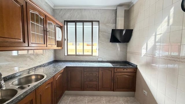 3 soverom Leilighet til leie i San Fernando, Moya med garasje - € 1 350 (Ref: 9983161)