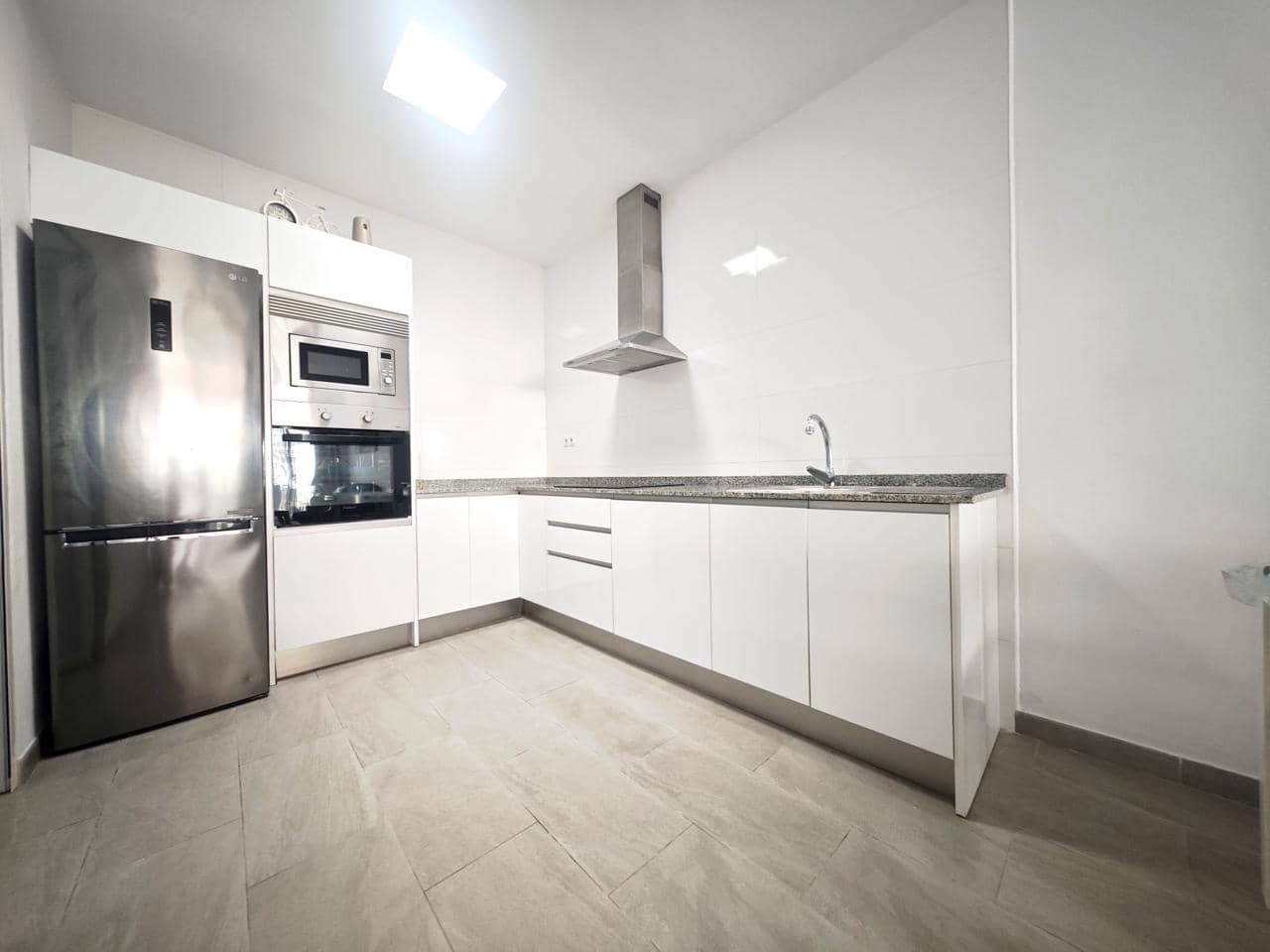 Piso de 2 habitaciones en Puerto Rico en alquiler con piscina - 1.350 € (Ref: 9983162)