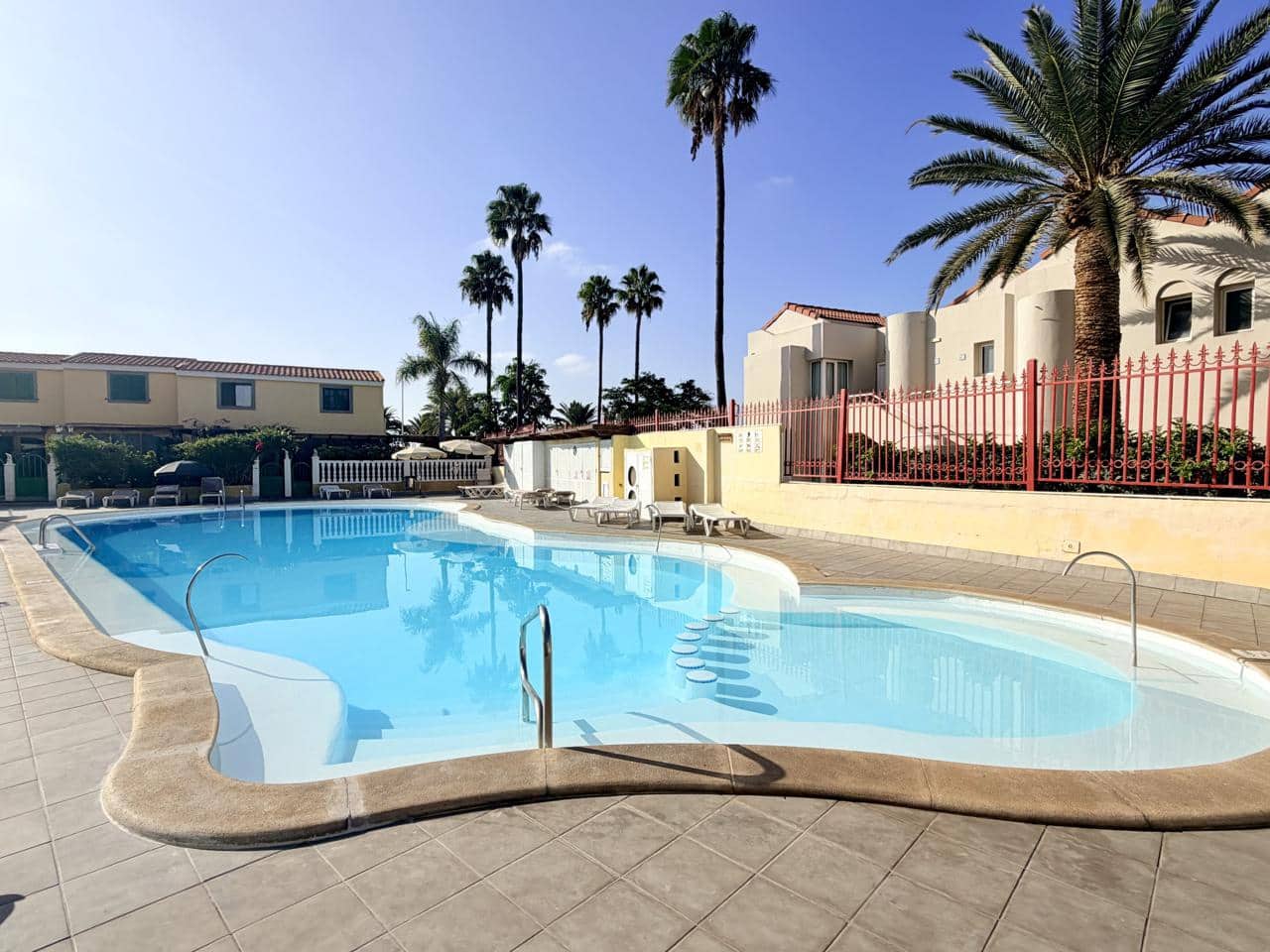 1 quarto Apartamento para arrendar em Maspalomas com piscina - 1 300 € (Ref: 9993636)