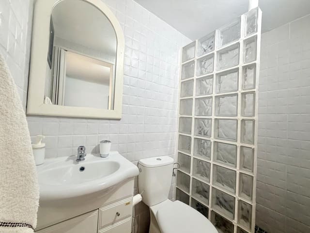 1 slaapkamer Villa te huur in Firgas met garage - € 1.000 (Ref: 9997713)