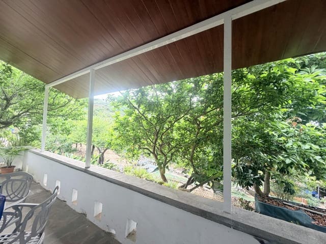 1 slaapkamer Villa te huur in Firgas met garage - € 1.000 (Ref: 9997713)