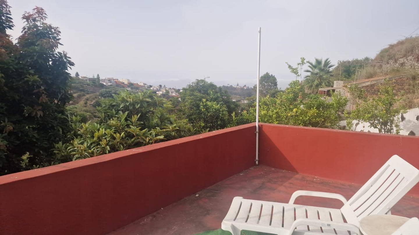 1 slaapkamer Villa te huur in Firgas met garage - € 1.000 (Ref: 9997713)