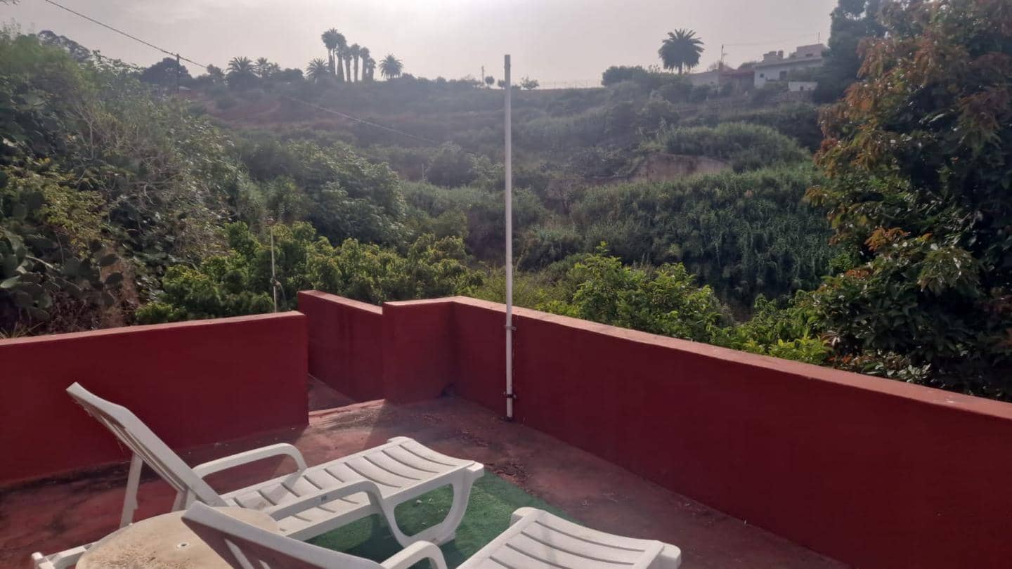 1 slaapkamer Villa te huur in Firgas met garage - € 1.000 (Ref: 9997713)