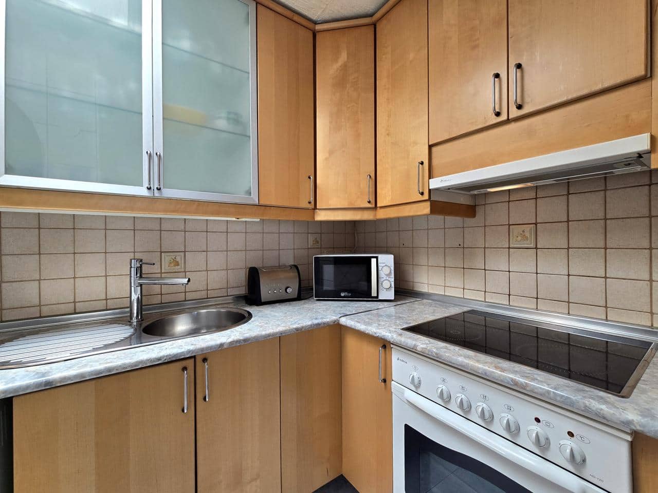 1 makuuhuone Asunto vuokrattavana paikassa Sonneland mukana uima-altaan - 1 200 € (Ref: 9999492)