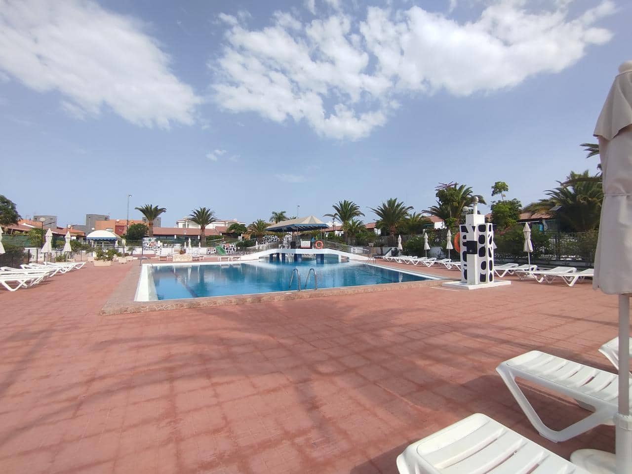 2 camera da letto Bungalow da affittare in Sonneland con piscina - 1.300 € (Rif: 9999493)