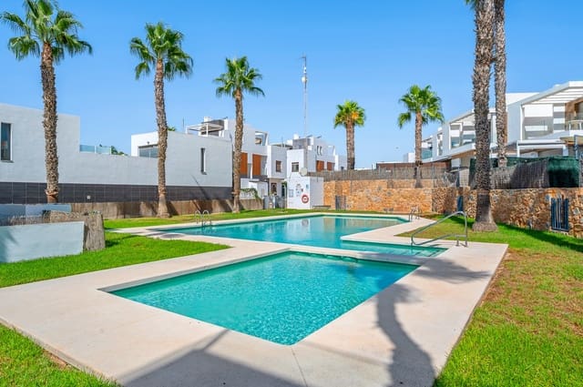 3 soverom Villa til salgs i Villamartin, Orihuela med svømmebasseng garasje - € 429 000 (Ref: 10067241)