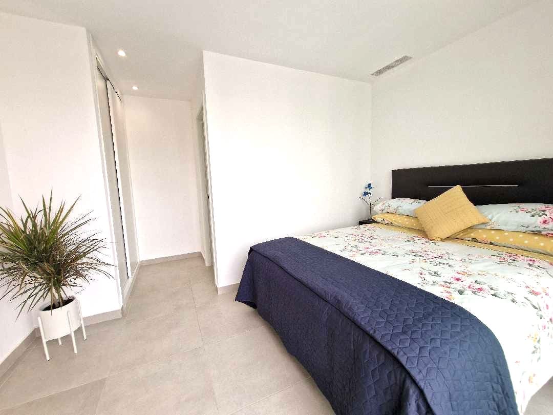 5 bedroom Villa for sale in Rojales with pool - € 450,000 (Ref: 10121072)