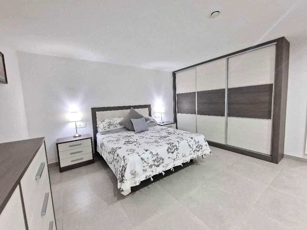5 bedroom Villa for sale in Rojales with pool - € 450,000 (Ref: 10121072)