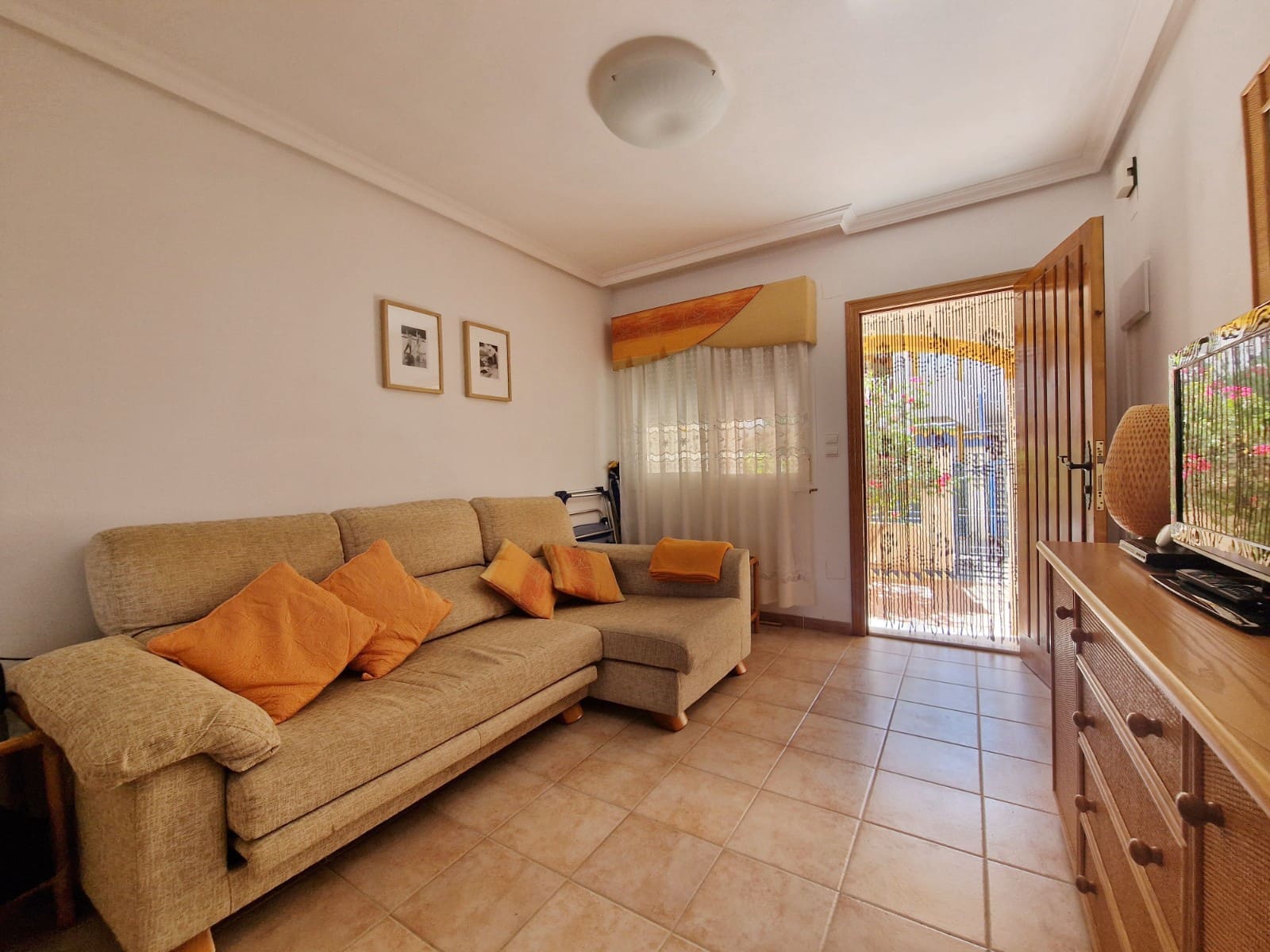 Apartamento de 2 habitaciones en Guardamar del Segura en venta con piscina garaje - 145.000 € (Ref: 10145090)