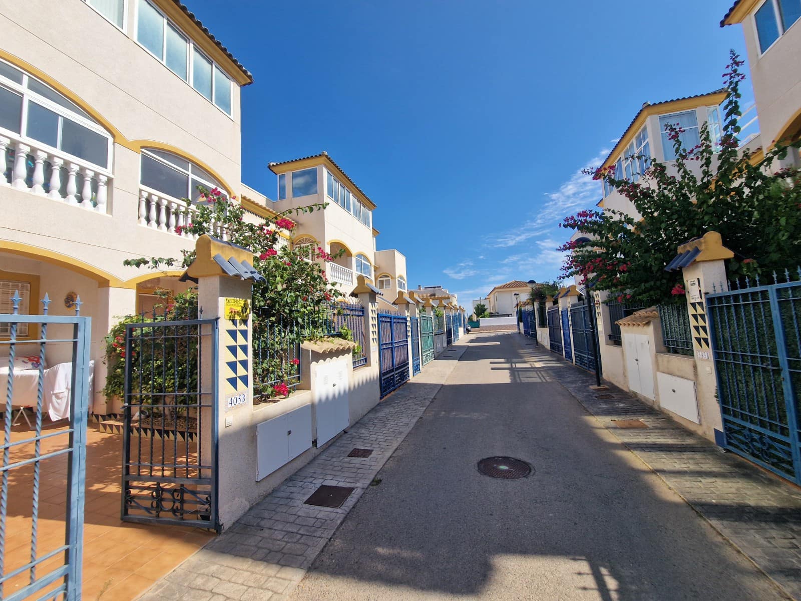 Apartamento de 2 habitaciones en Guardamar del Segura en venta con piscina garaje - 145.000 € (Ref: 10145090)