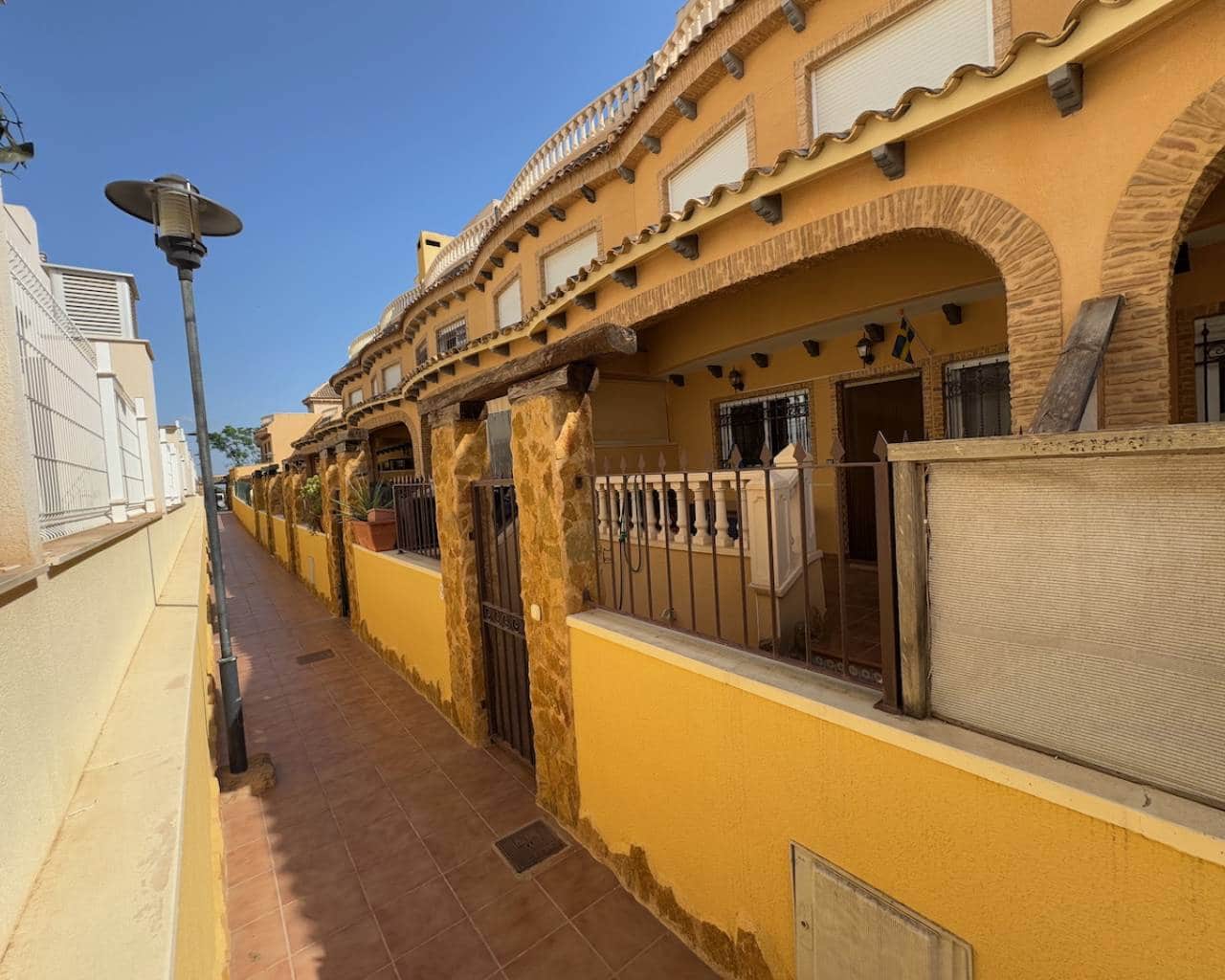 4 slaapkamer Villa te koop in Guardamar del Segura met zwembad - € 199.995 (Ref: 7325717)