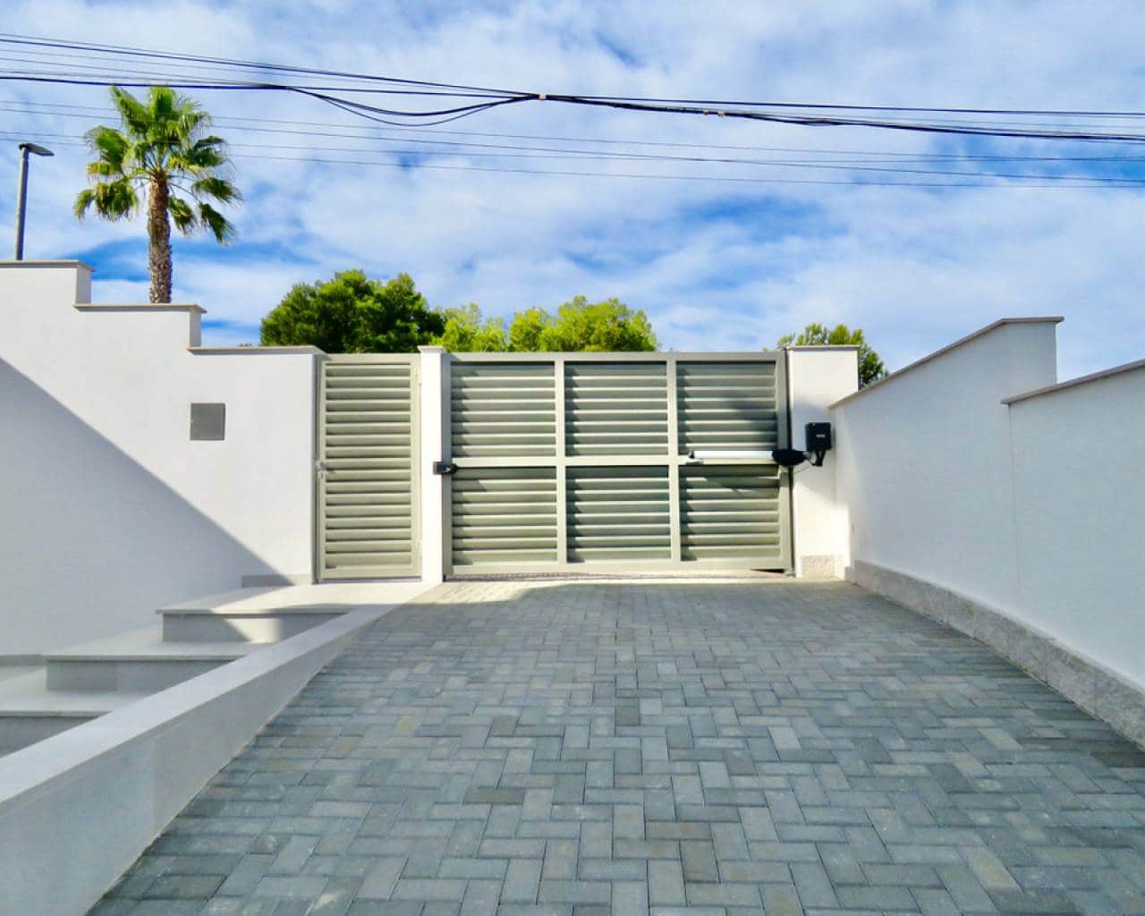 4 sypialnia Willa na sprzedaż w Ciudad Quesada z basenem - 1 799 000 € (Ref: 8041004)