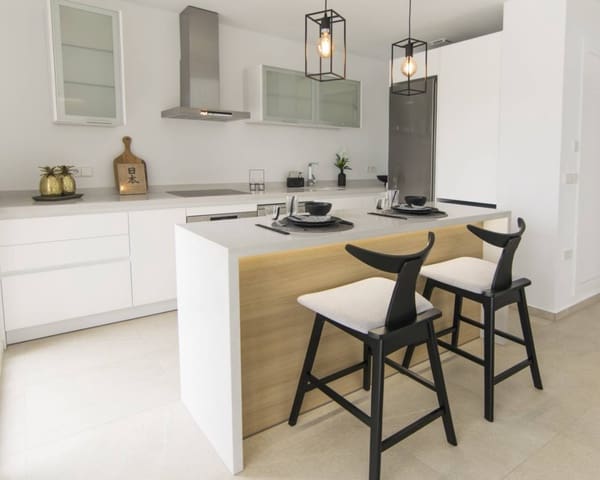 Chalet de 3 habitaciones en Los Montesinos en venta con piscina - 349.000 € (Ref: 8134991)