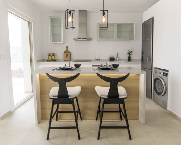 Chalet de 3 habitaciones en Los Montesinos en venta con piscina - 349.000 € (Ref: 8134991)