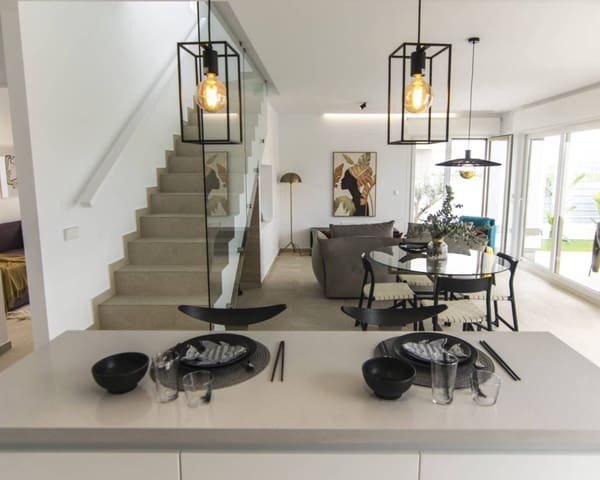 Chalet de 3 habitaciones en Los Montesinos en venta con piscina - 349.000 € (Ref: 8134991)