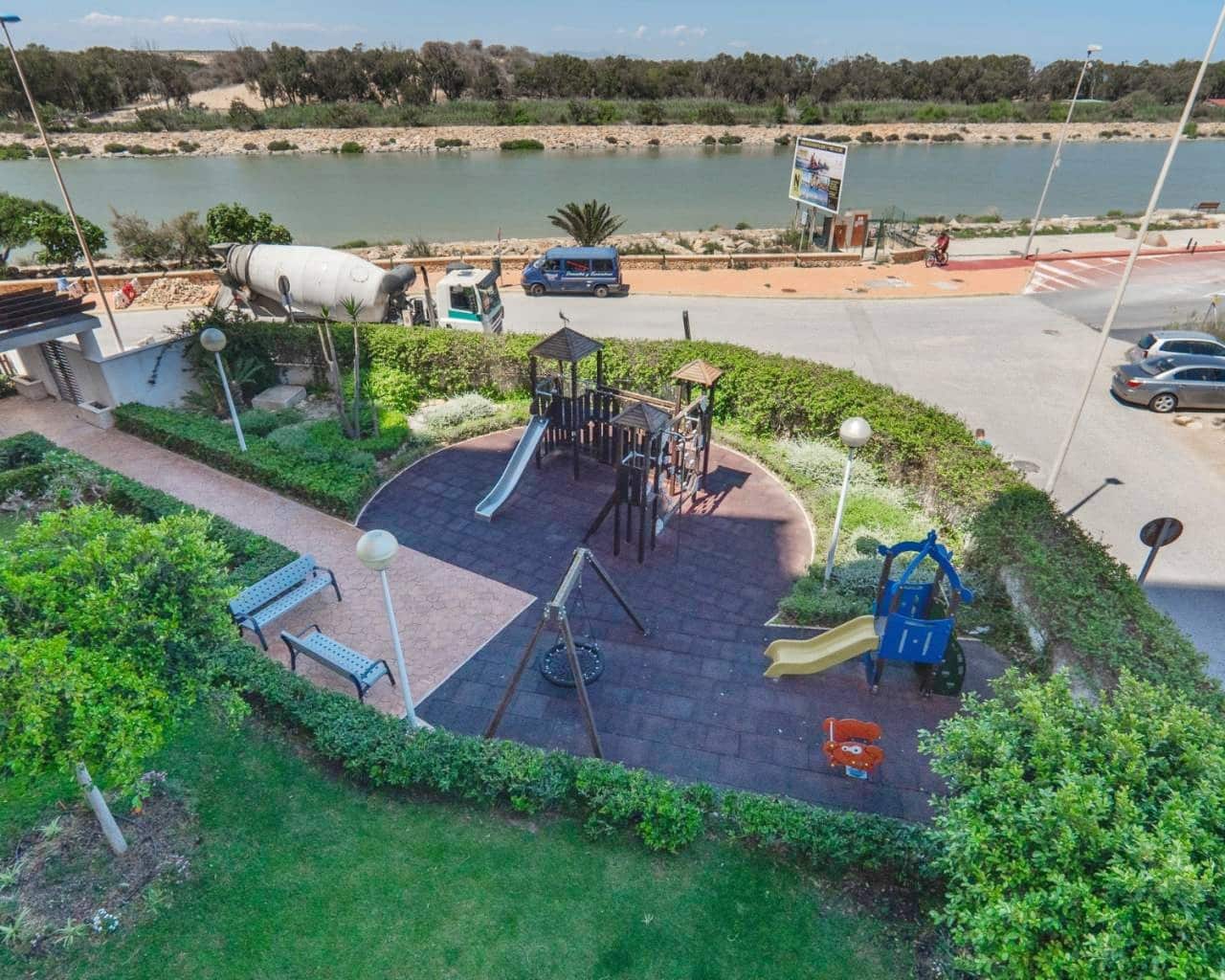 3 soveværelse Lejlighed til salg i Guardamar del Segura med swimmingpool - € 340.000 (Ref: 9014325)