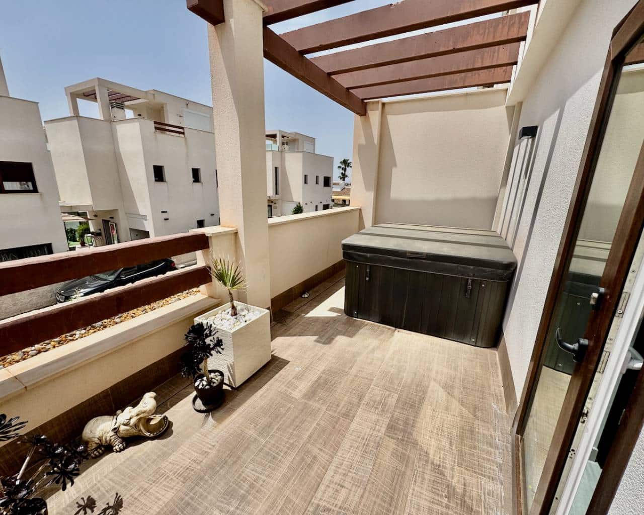 3 bedroom Villa for sale in Ciudad Quesada with pool - € 475,000 (Ref: 9057402)