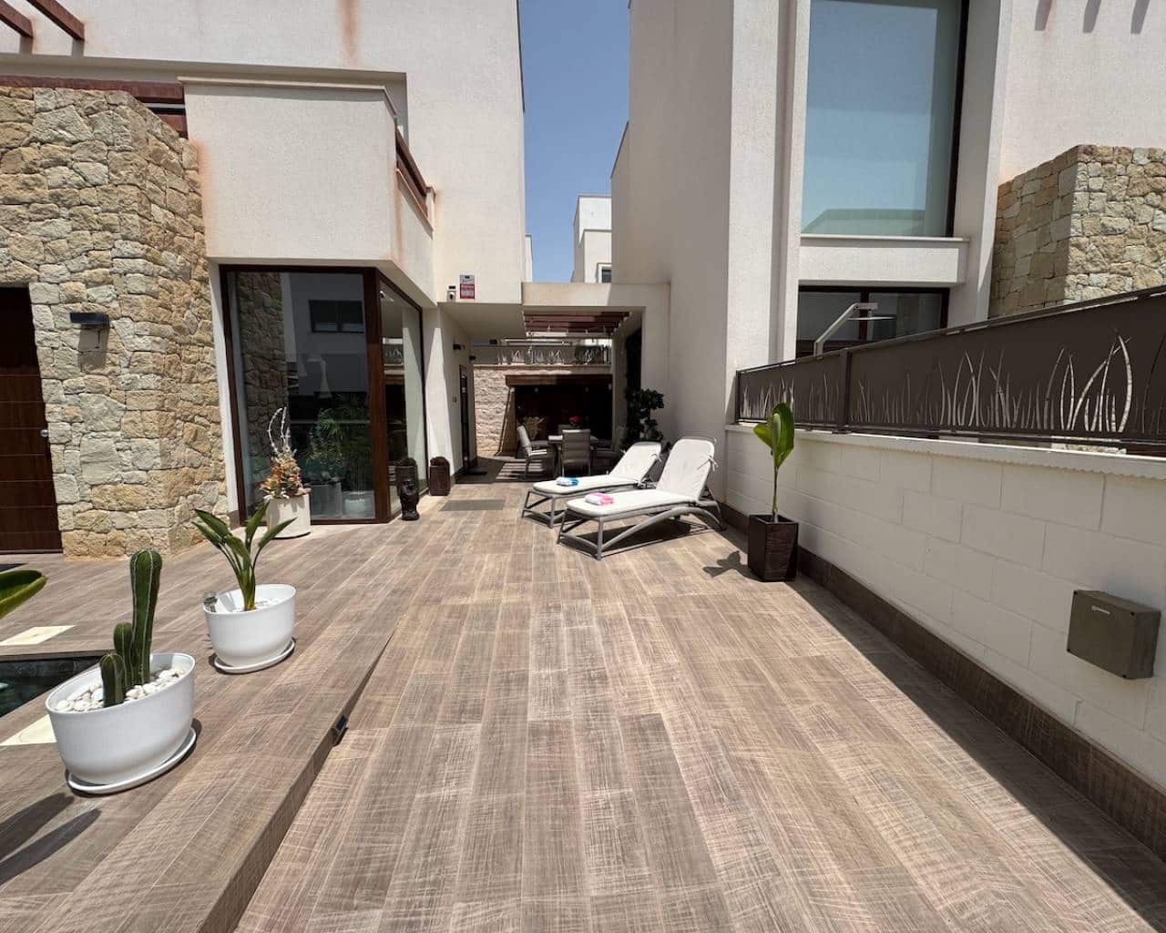 3 bedroom Villa for sale in Ciudad Quesada with pool - € 475,000 (Ref: 9057402)