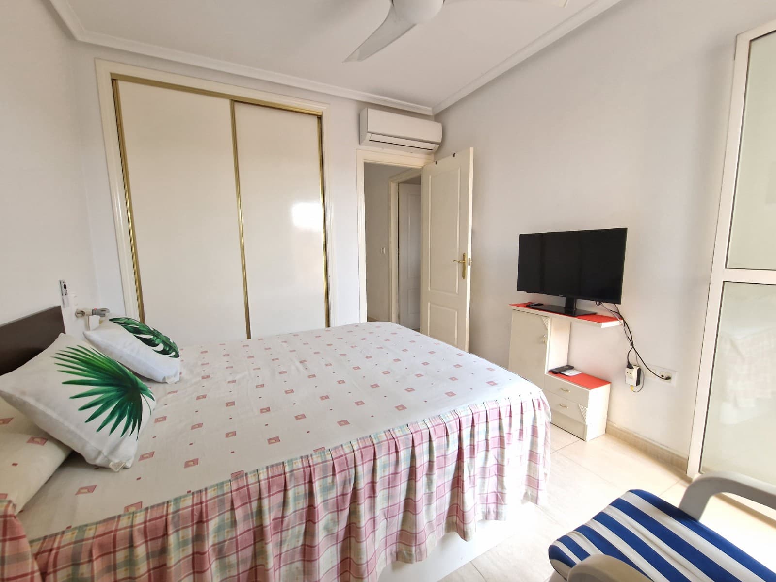 2 bedroom Apartment for sale in Daya Nueva with pool - € 119,500 (Ref: 9175745)