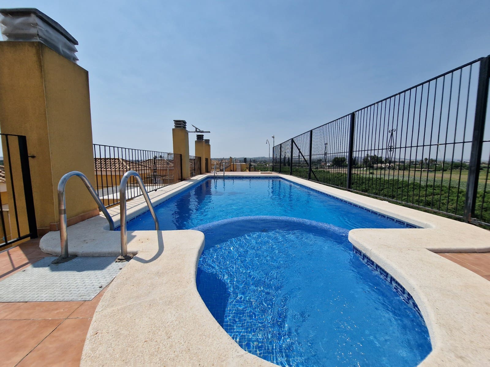2 bedroom Apartment for sale in Daya Nueva with pool - € 119,500 (Ref: 9175745)