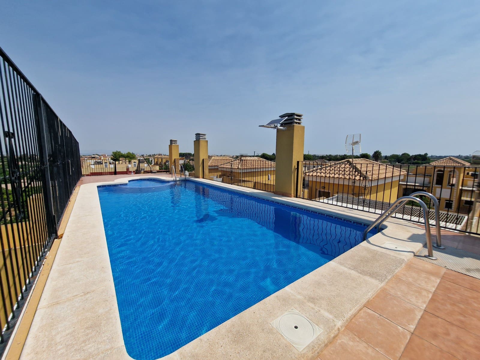2 bedroom Apartment for sale in Daya Nueva with pool - € 119,500 (Ref: 9175745)
