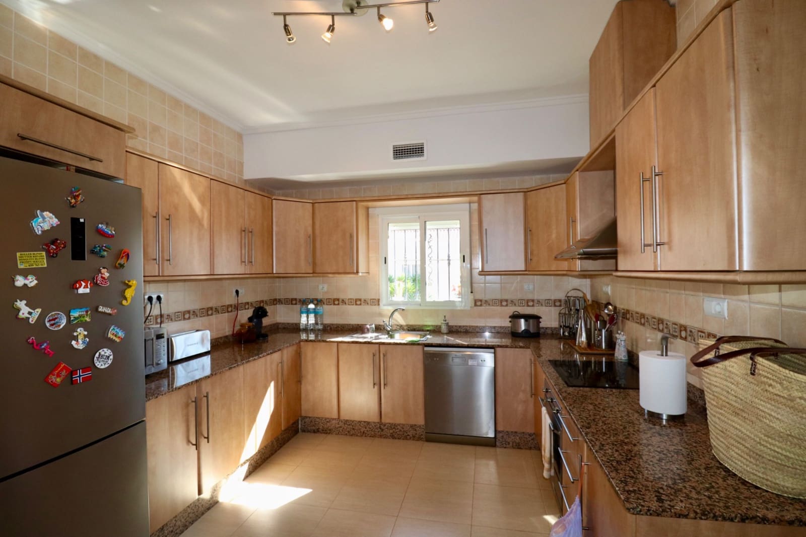 4 soverom Finca/Herregård til salgs i Catral med svømmebasseng - € 459 000 (Ref: 9243060)