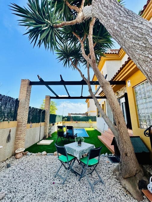 Chalet de 3 habitaciones en Los Montesinos en venta con piscina garaje - 280.000 € (Ref: 9353320)