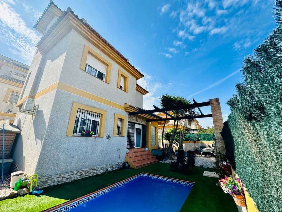 Chalet de 3 habitaciones en Los Montesinos en venta con piscina garaje - 280.000 € (Ref: 9353320)