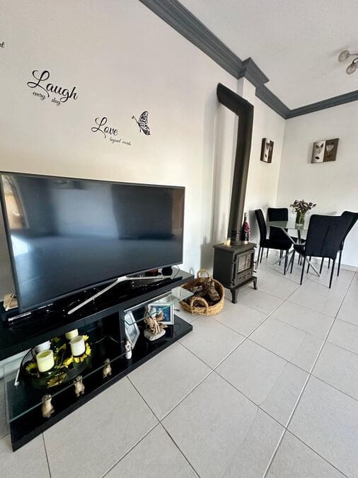Chalet de 3 habitaciones en Los Montesinos en venta con piscina garaje - 280.000 € (Ref: 9353320)
