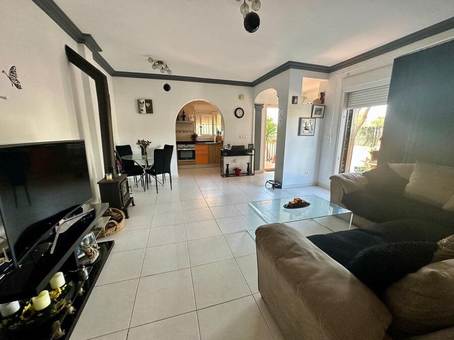 Chalet de 3 habitaciones en Los Montesinos en venta con piscina garaje - 280.000 € (Ref: 9353320)
