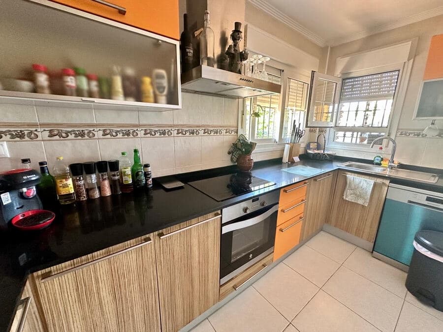 Chalet de 3 habitaciones en Los Montesinos en venta con piscina garaje - 280.000 € (Ref: 9353320)