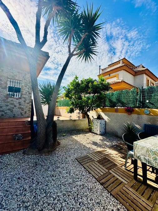 Chalet de 3 habitaciones en Los Montesinos en venta con piscina garaje - 280.000 € (Ref: 9353320)