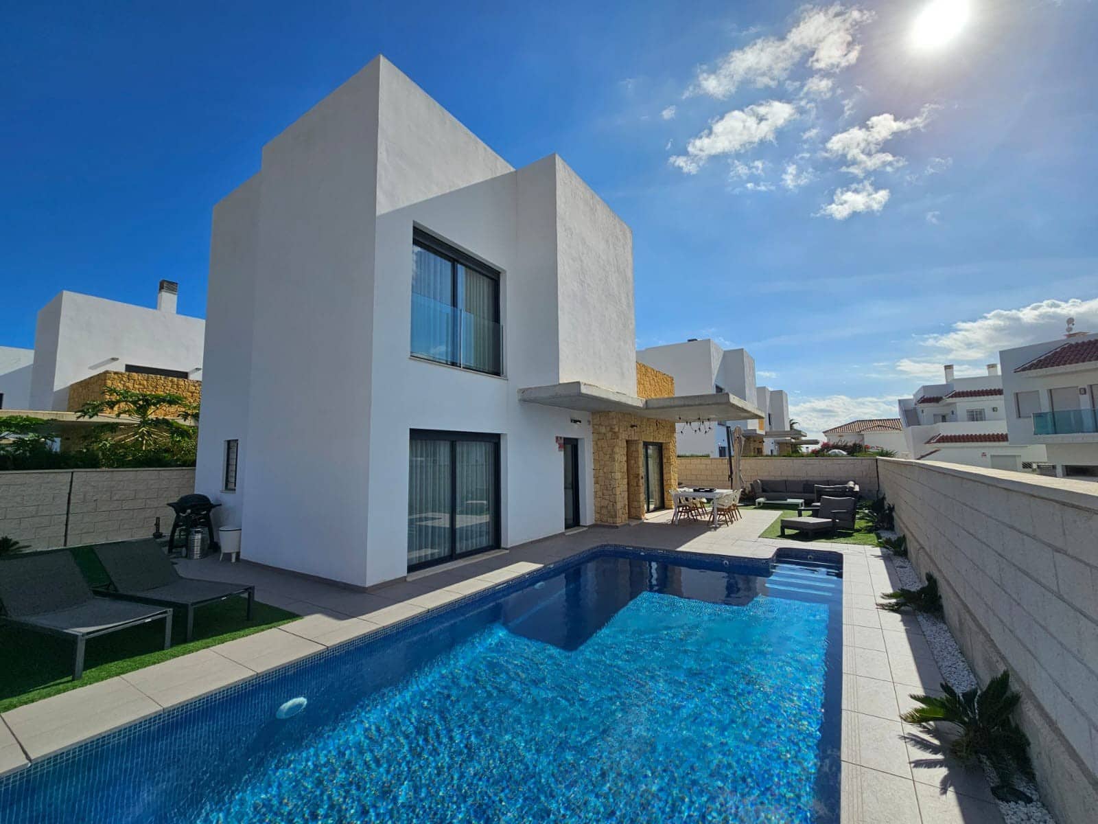 3 bedroom Villa for sale in Ciudad Quesada with pool - € 499,500 (Ref: 9362214)