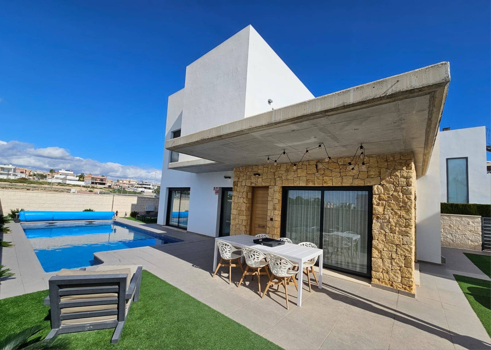 3 bedroom Villa for sale in Ciudad Quesada with pool - € 499,500 (Ref: 9362214)