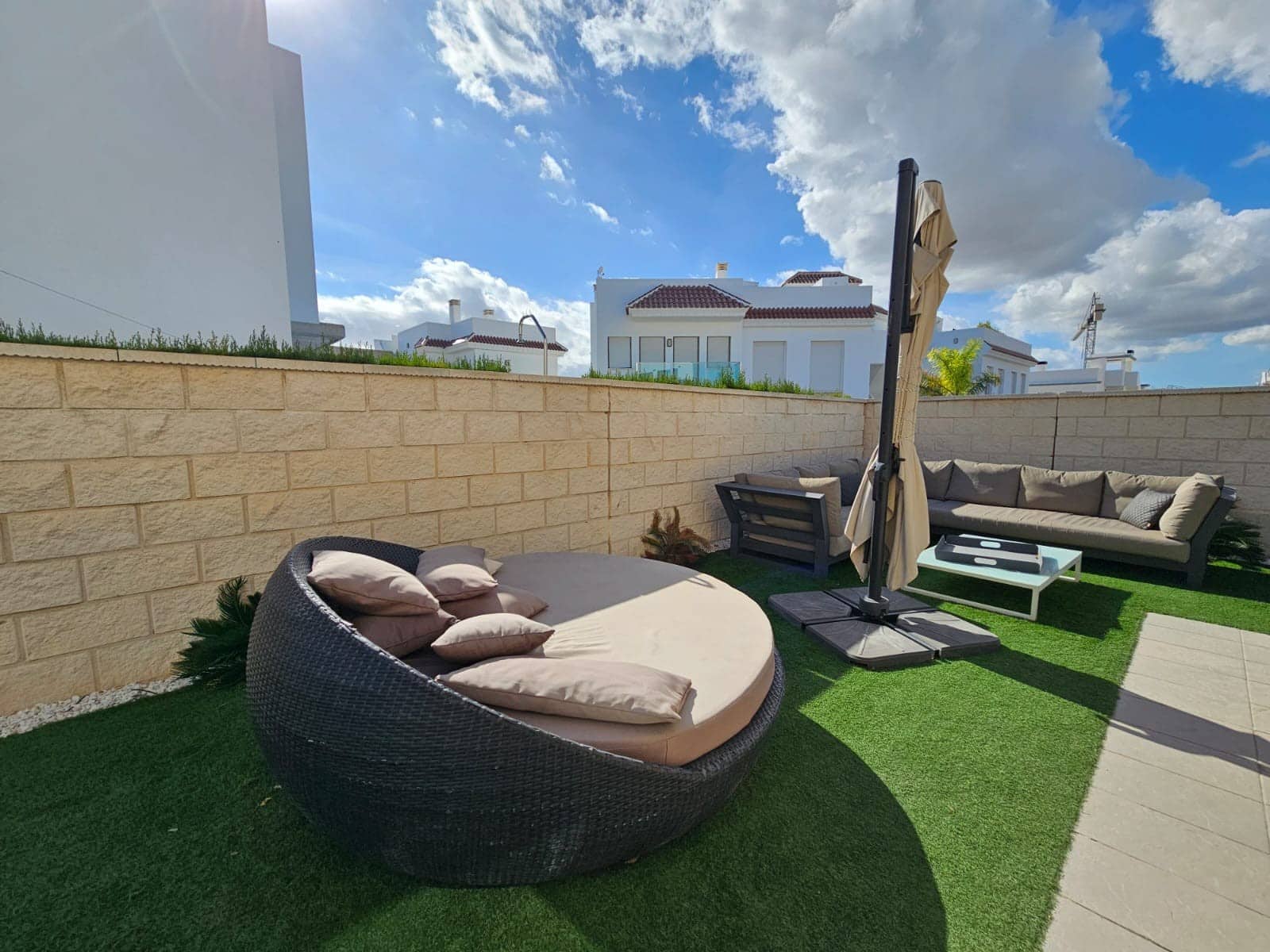 3 bedroom Villa for sale in Ciudad Quesada with pool - € 499,500 (Ref: 9362214)