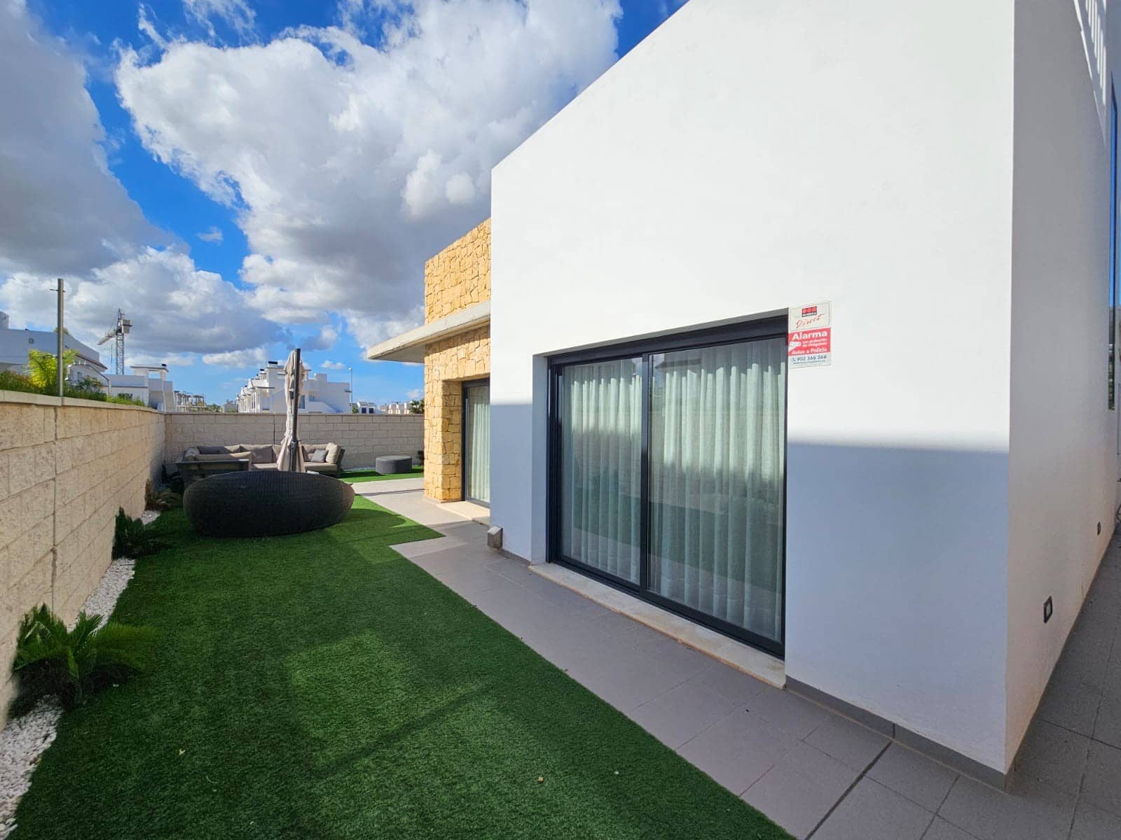 3 bedroom Villa for sale in Ciudad Quesada with pool - € 499,500 (Ref: 9362214)