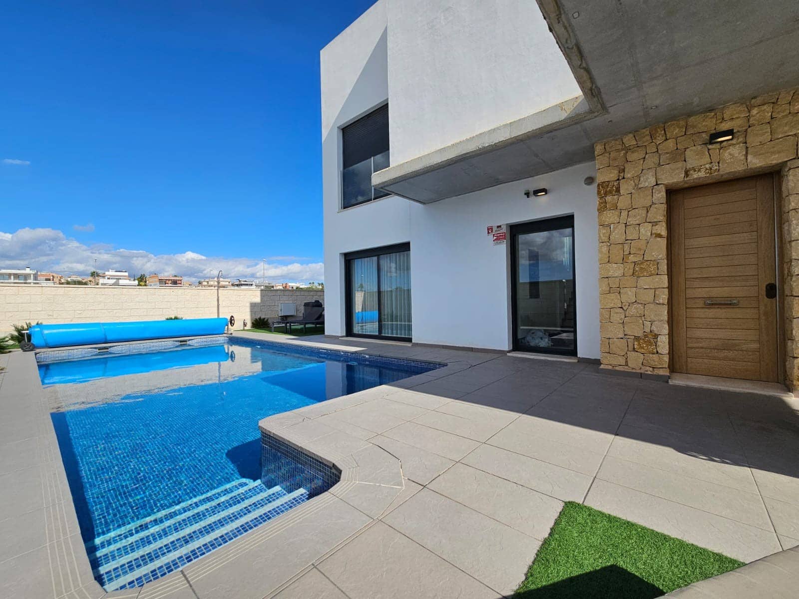 3 bedroom Villa for sale in Ciudad Quesada with pool - € 499,500 (Ref: 9362214)