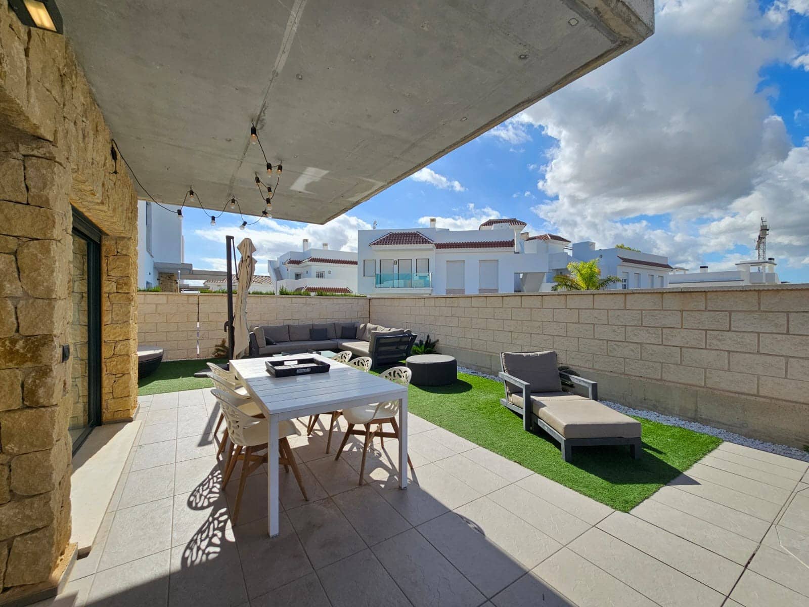 3 bedroom Villa for sale in Ciudad Quesada with pool - € 499,500 (Ref: 9362214)