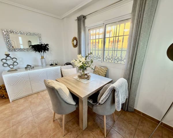 Chalet de 3 habitaciones en El Raso, Guardamar del Segura en venta - 325.000 € (Ref: 9419184)