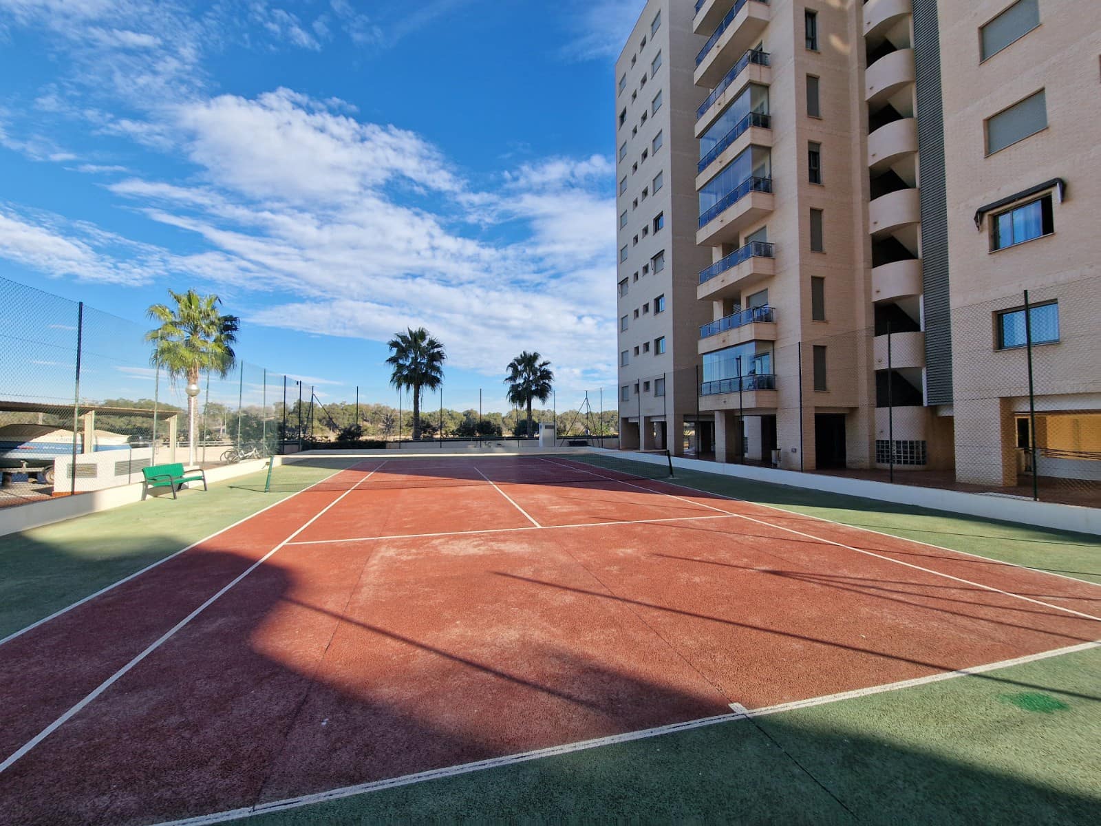 Apartamento de 2 habitaciones en Guardamar del Segura en venta con piscina - 189.000 € (Ref: 9432609)