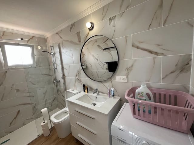 2 makuuhuone Huoneisto myytävänä paikassa Puerto Deportivo, Guardamar del Segura mukana uima-altaan - 184 500 € (Ref: 9461899)