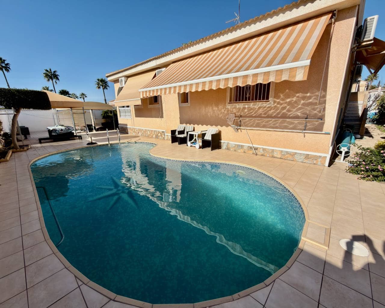 3 soveværelse Villa til salg i Ciudad Quesada med swimmingpool - € 460.000 (Ref: 9513138)