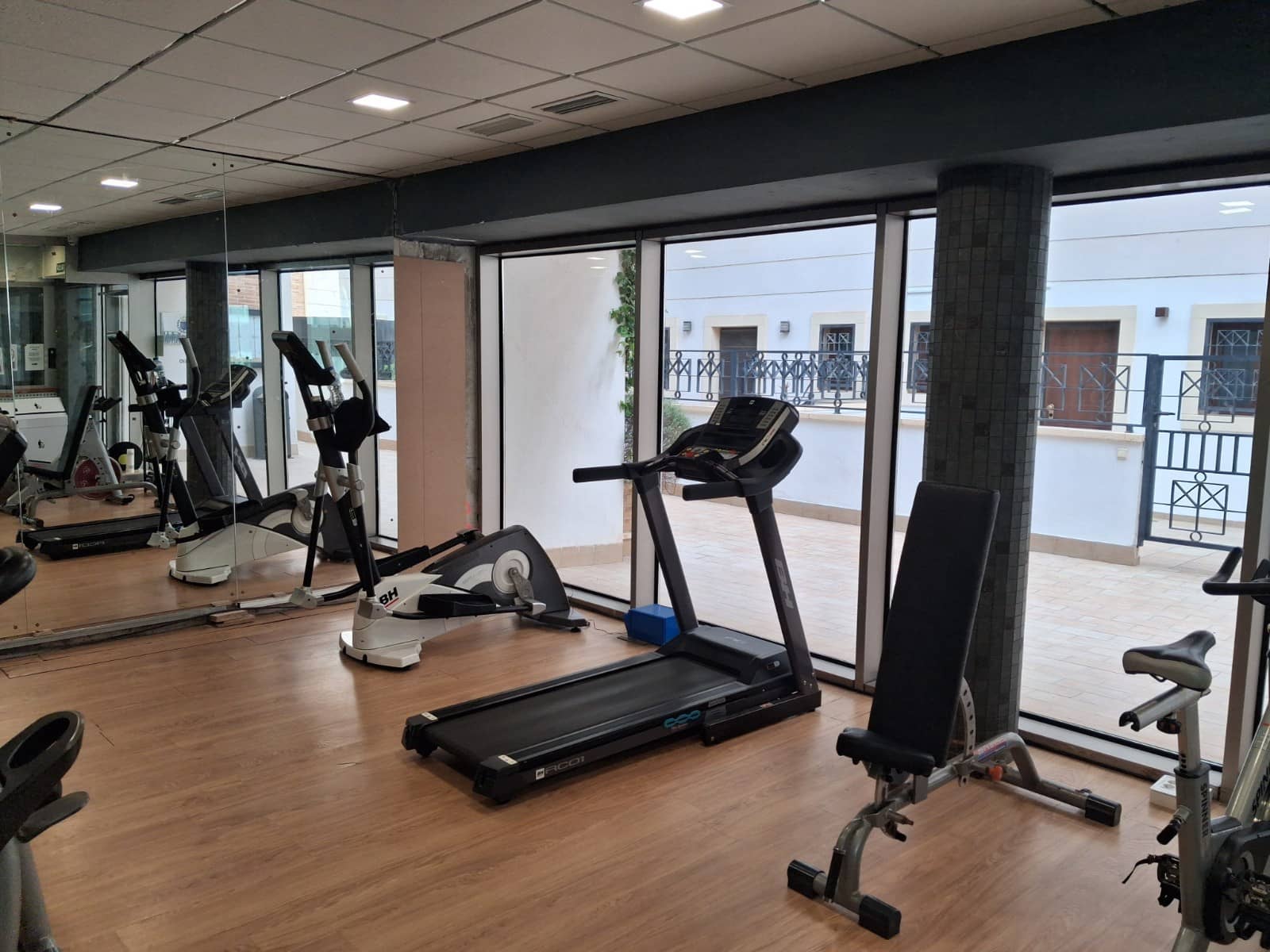 Apartamento de 2 habitaciones en Guardamar del Segura en venta con piscina - 235.000 € (Ref: 9574132)